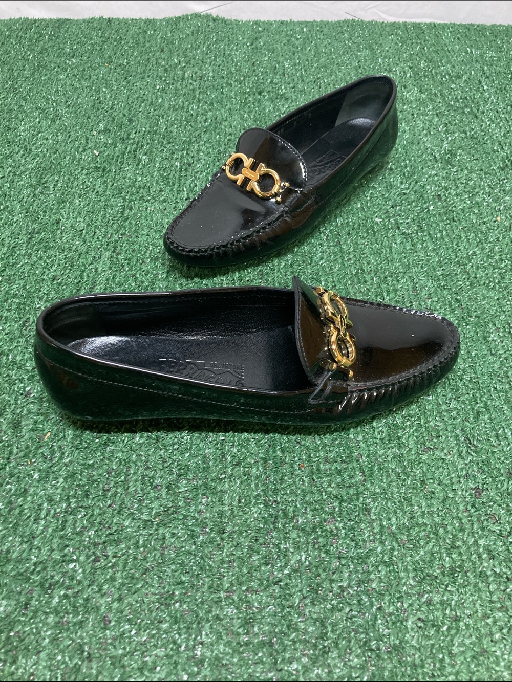Salvatore Ferragamo Women’s Black Leather Loafers with Gold Bit sz 6 (OKPM-10-09